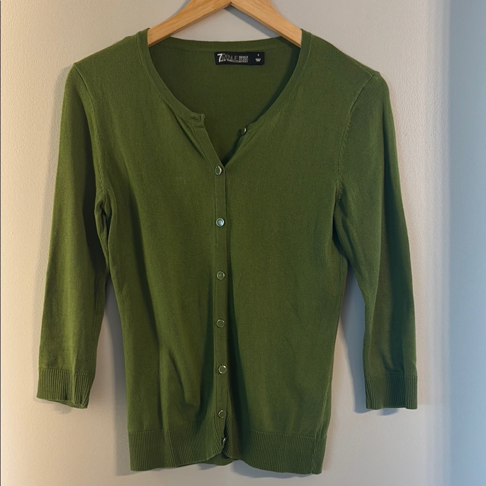 Olive Green V-Neck Cardigan Sweater Lightweight Knit